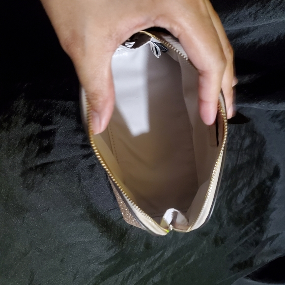 Kate Spade Makeup Bag - Picture 7 of 11